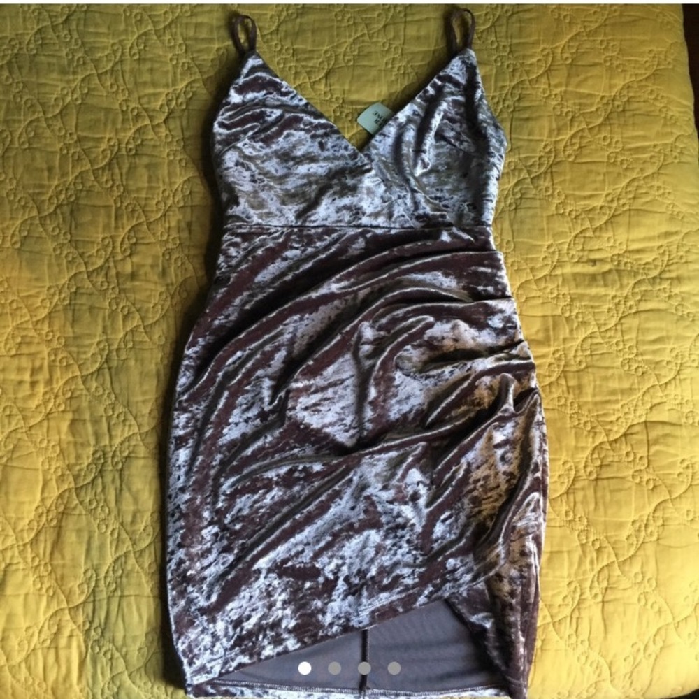 Forever 21 velvet dress